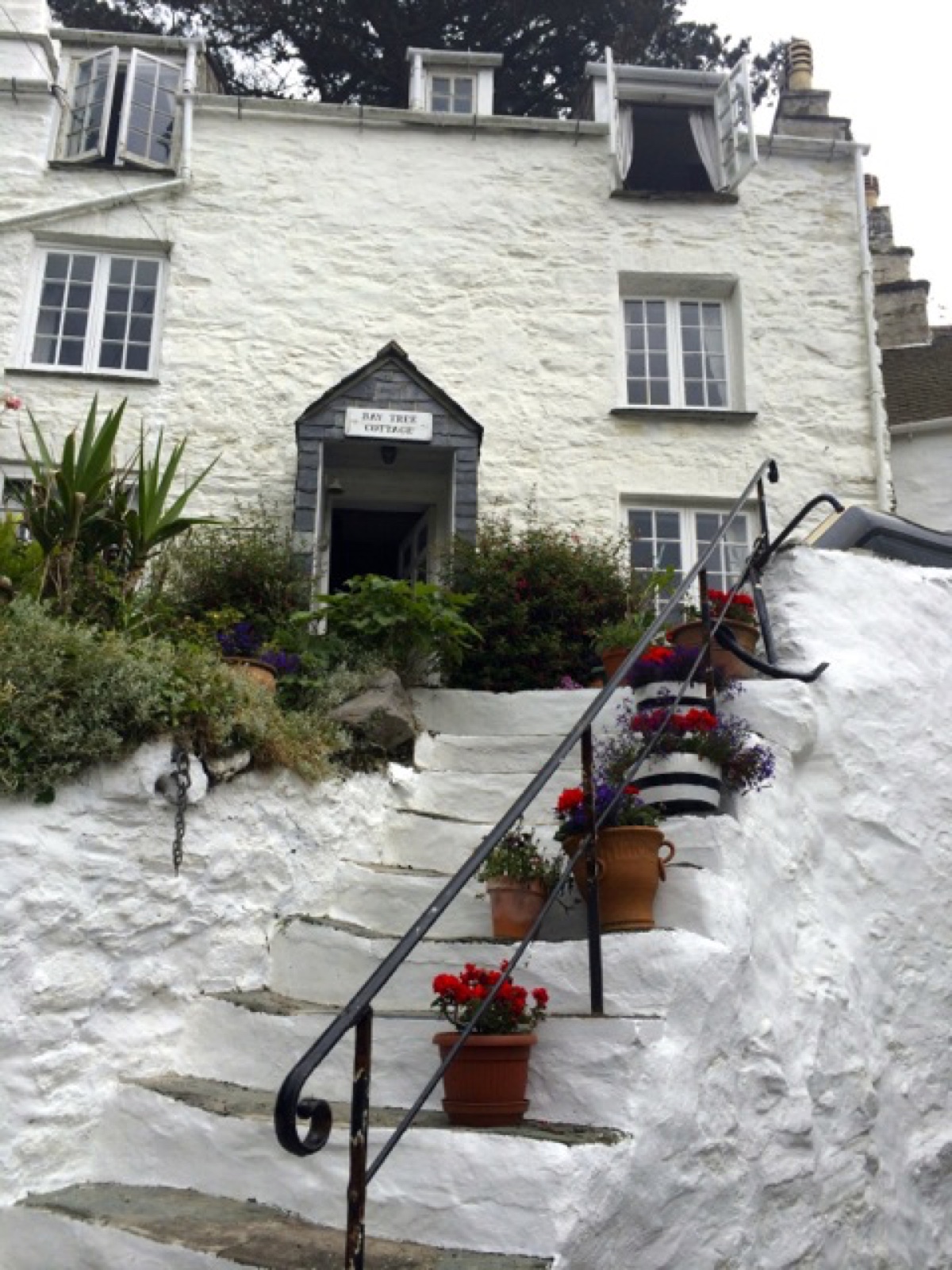 polperro cottage steps